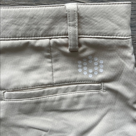 Puma Khaki Golf Shorts Dry Fit 11” Inseam Flat Front, Casual Work, Men’s Size M - Picture 9 of 11